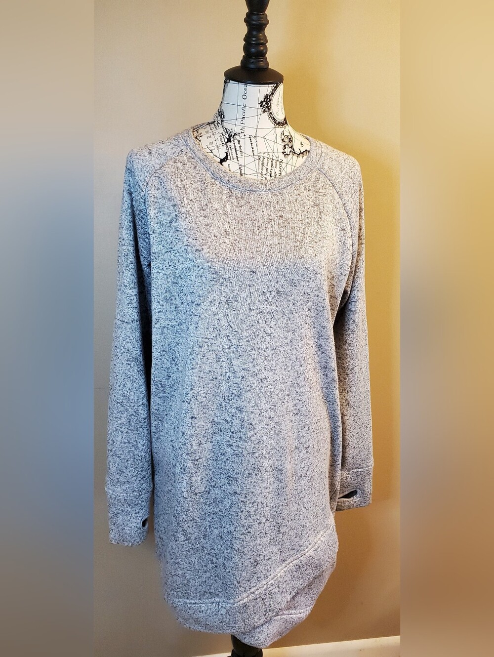 Maurices XL Gray Marled Tunic Sweater Thumb Hole Long Sleeve Asymmetrical Hem So